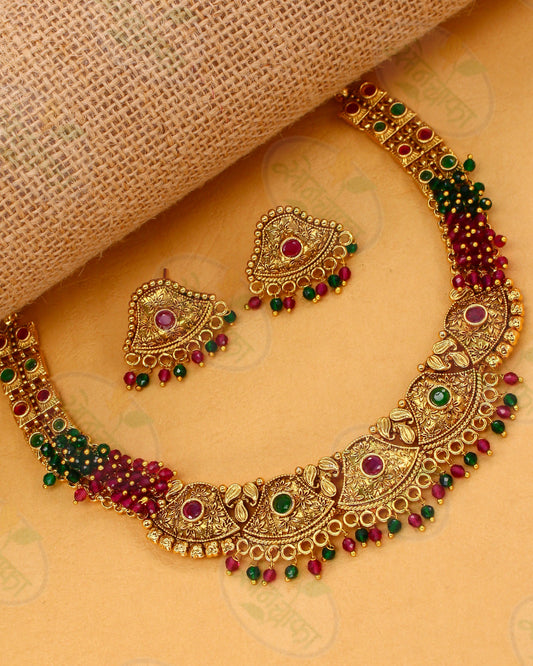 ALLURING PINK GREEN STONE NECKLACE