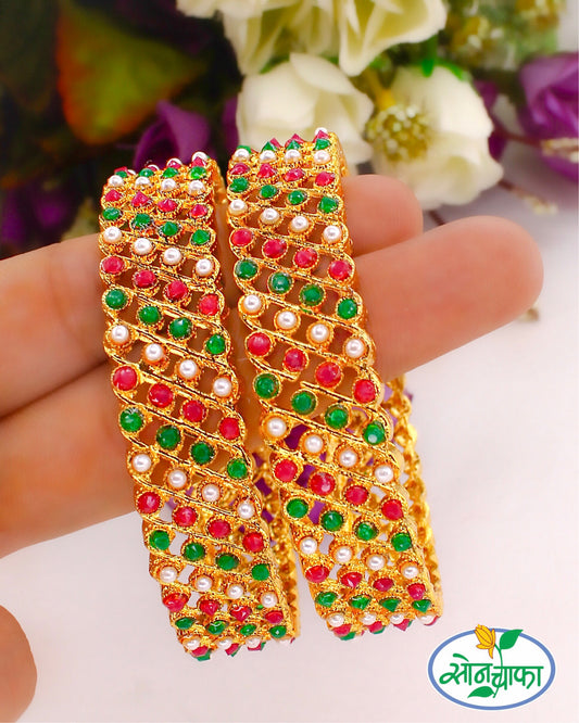 SPLENDID PEARL BEADS BANGLES