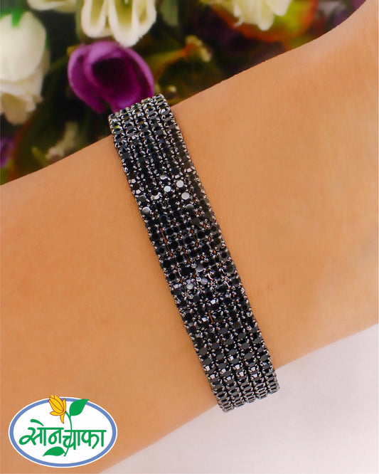 TRENDY BLACK BEADS DESIGNER BRACELATE