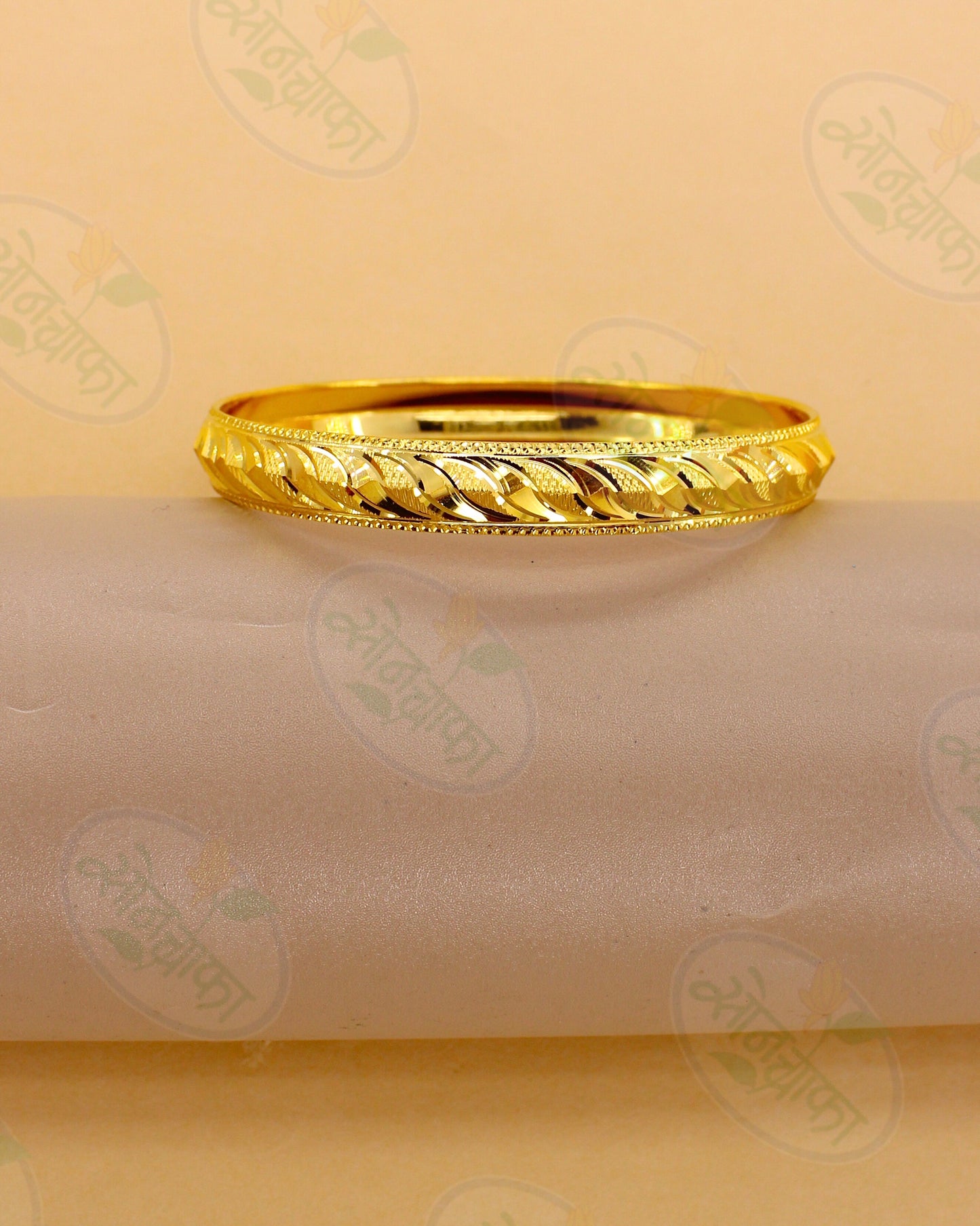 SLEEK TEXTURED MEN'S KADA