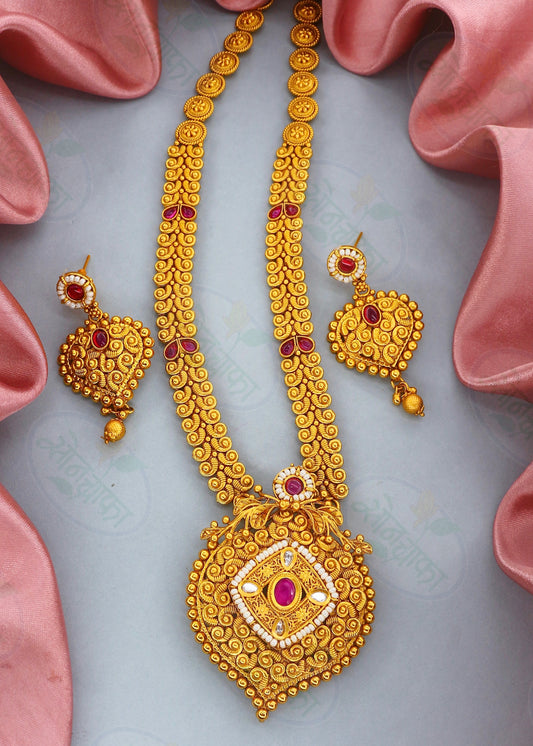 GLEAMING GLOSSY RAJWADI NECKLACE