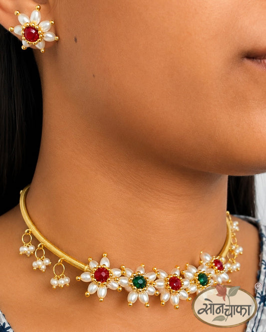 CLASSIC PEARL FLORAL SARI NECKLACE