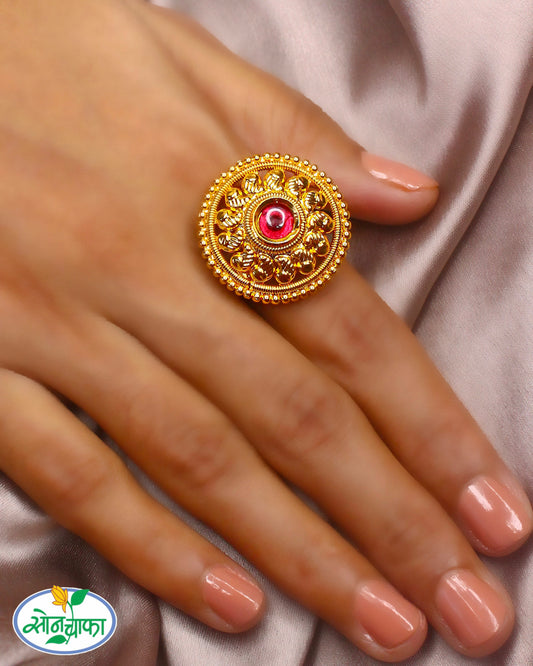 CIRCLE DESIGNER RING