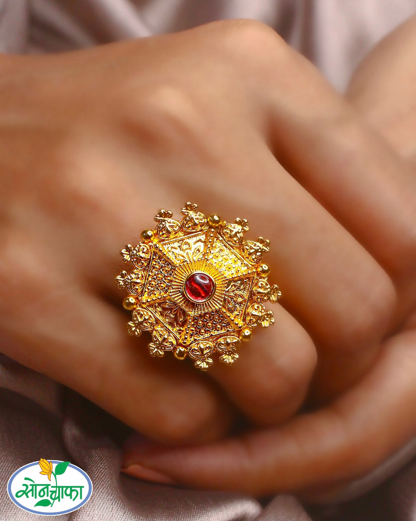 TRADITIONAL ANTIQUE FINGER RING