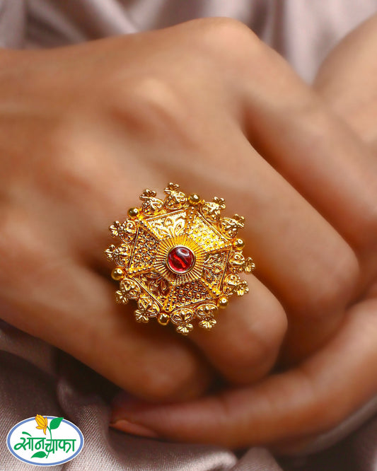 TRADITIONAL ANTIQUE FINGER RING
