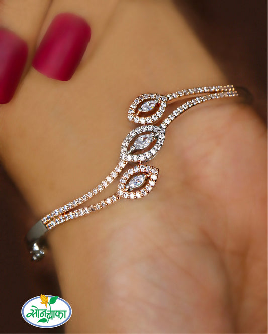 GLIMMERING DIAMOND BRACELET