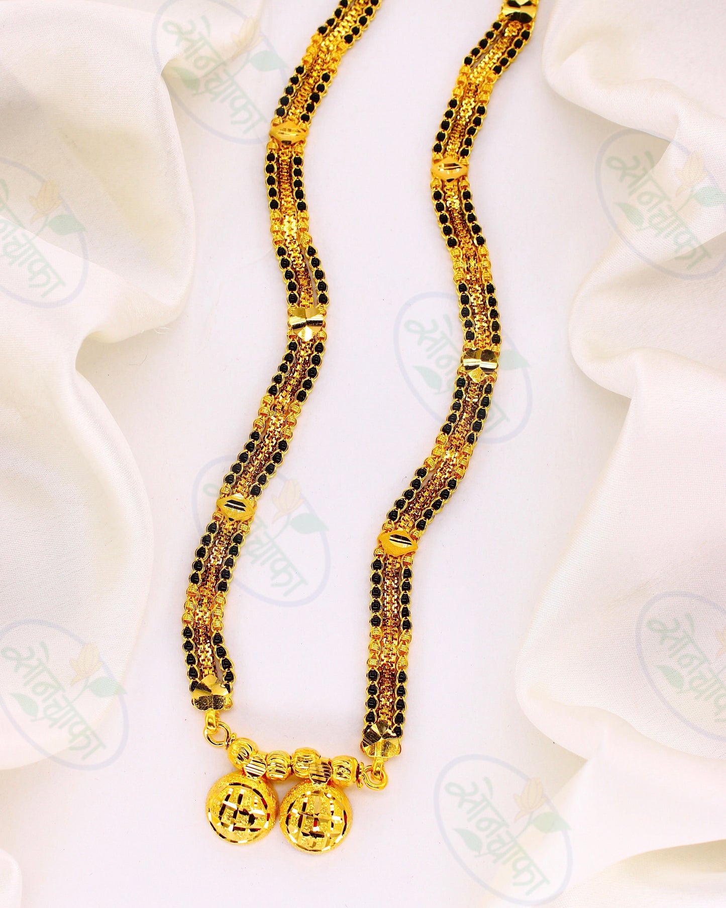 RAVISHING GOLD PLATED WATI PENDANT MANGALSUTRA