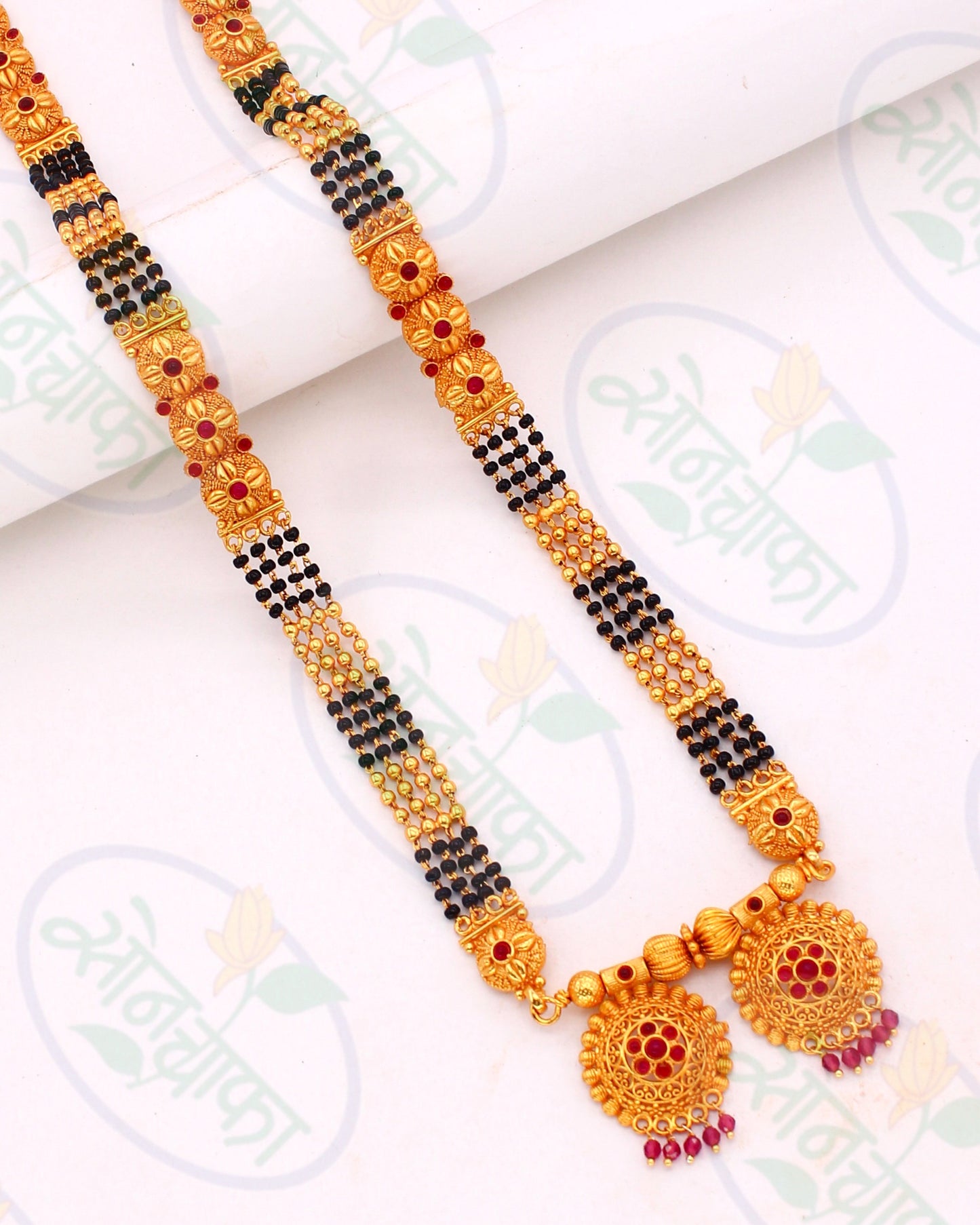 PRETTY WATI PENDANT MANGALSUTRA