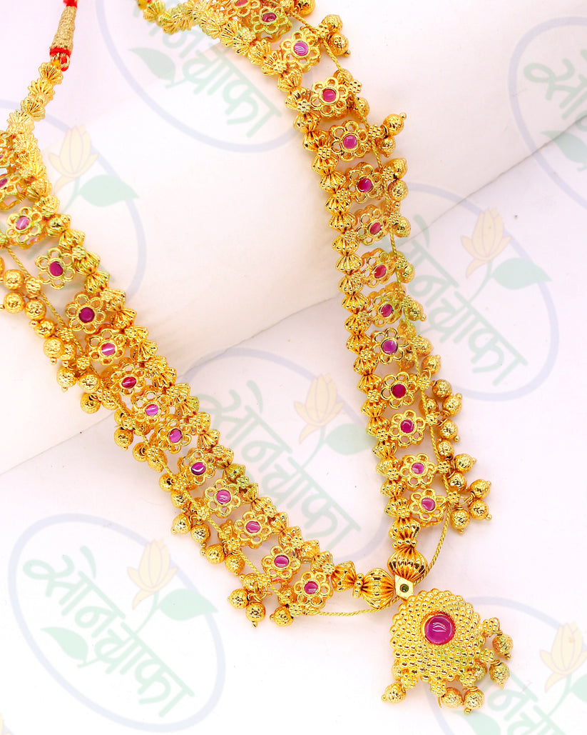 Modish Kolhapuri Saaj