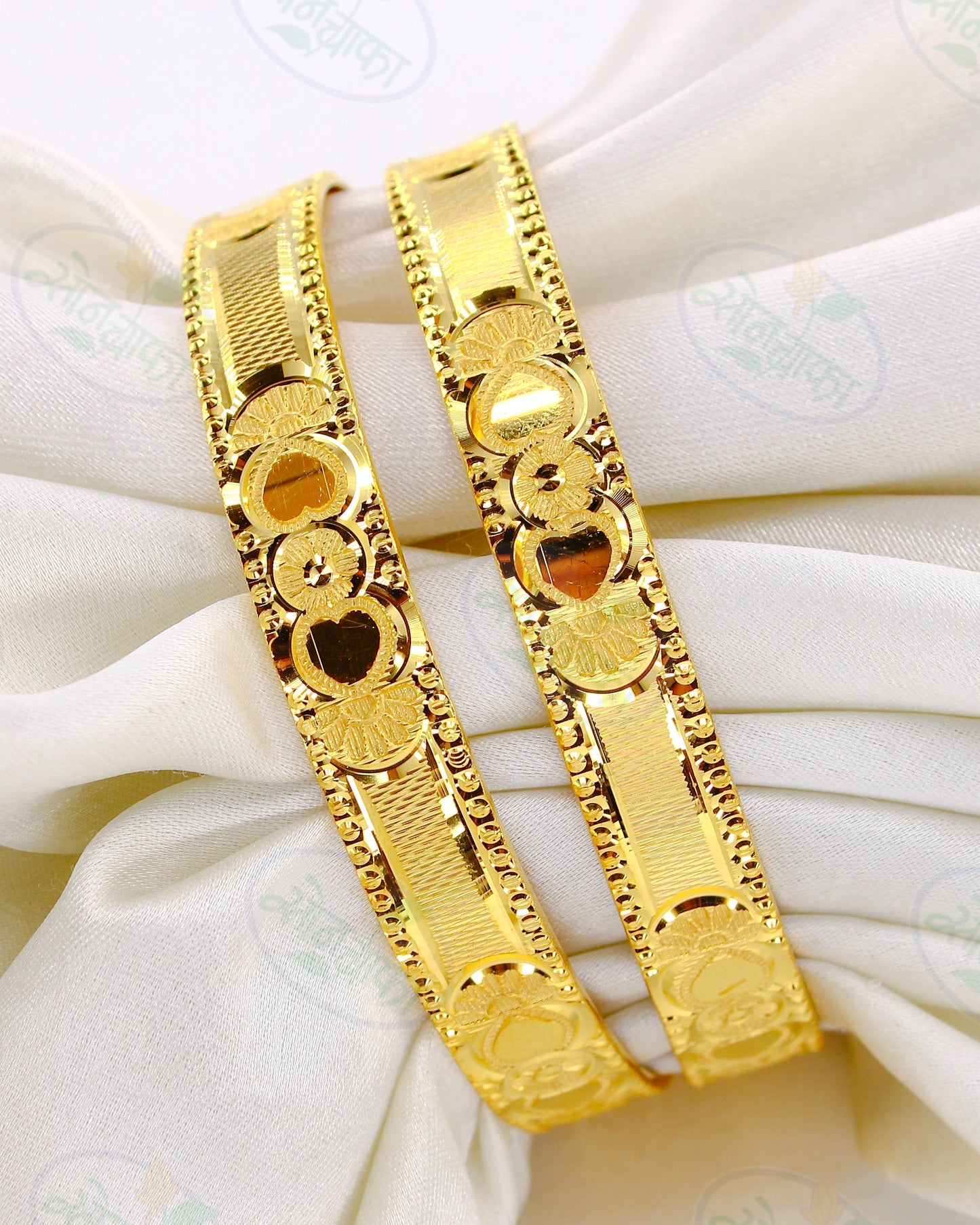 STUNNING GOLD PLATED BANGLES