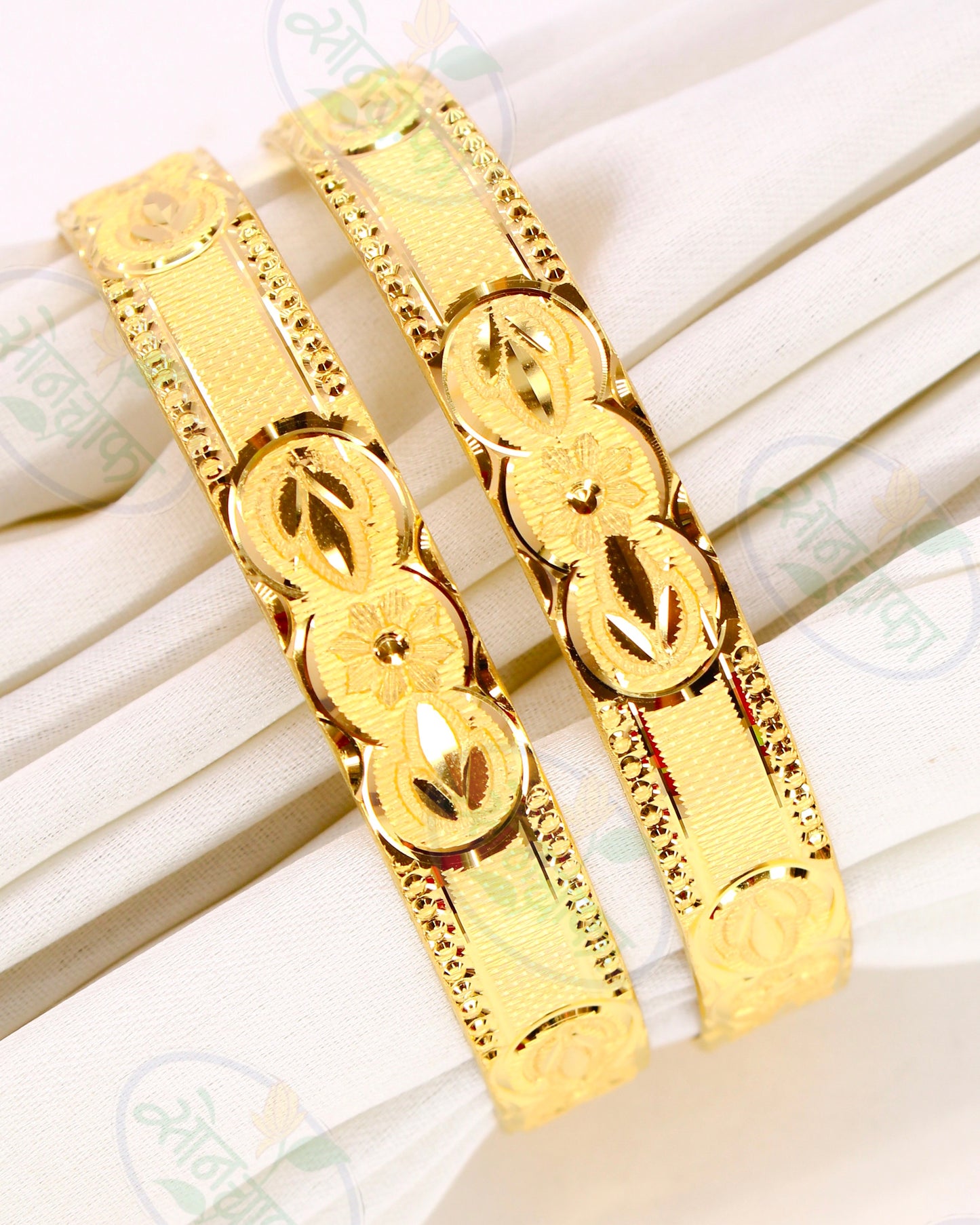 LEAF DESIGNER BANGLES