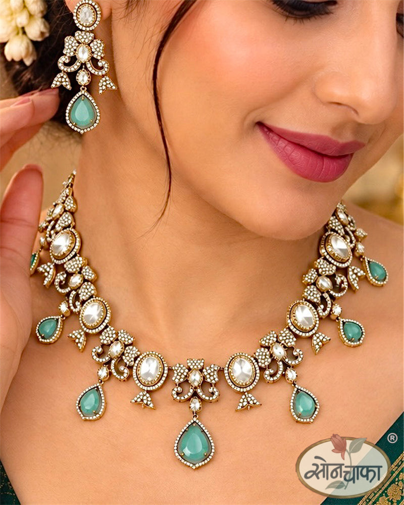 TRENDY PISTA STONE NECKLACE