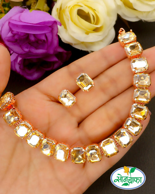 GLAMOROUS DIAMOND NECKLACE