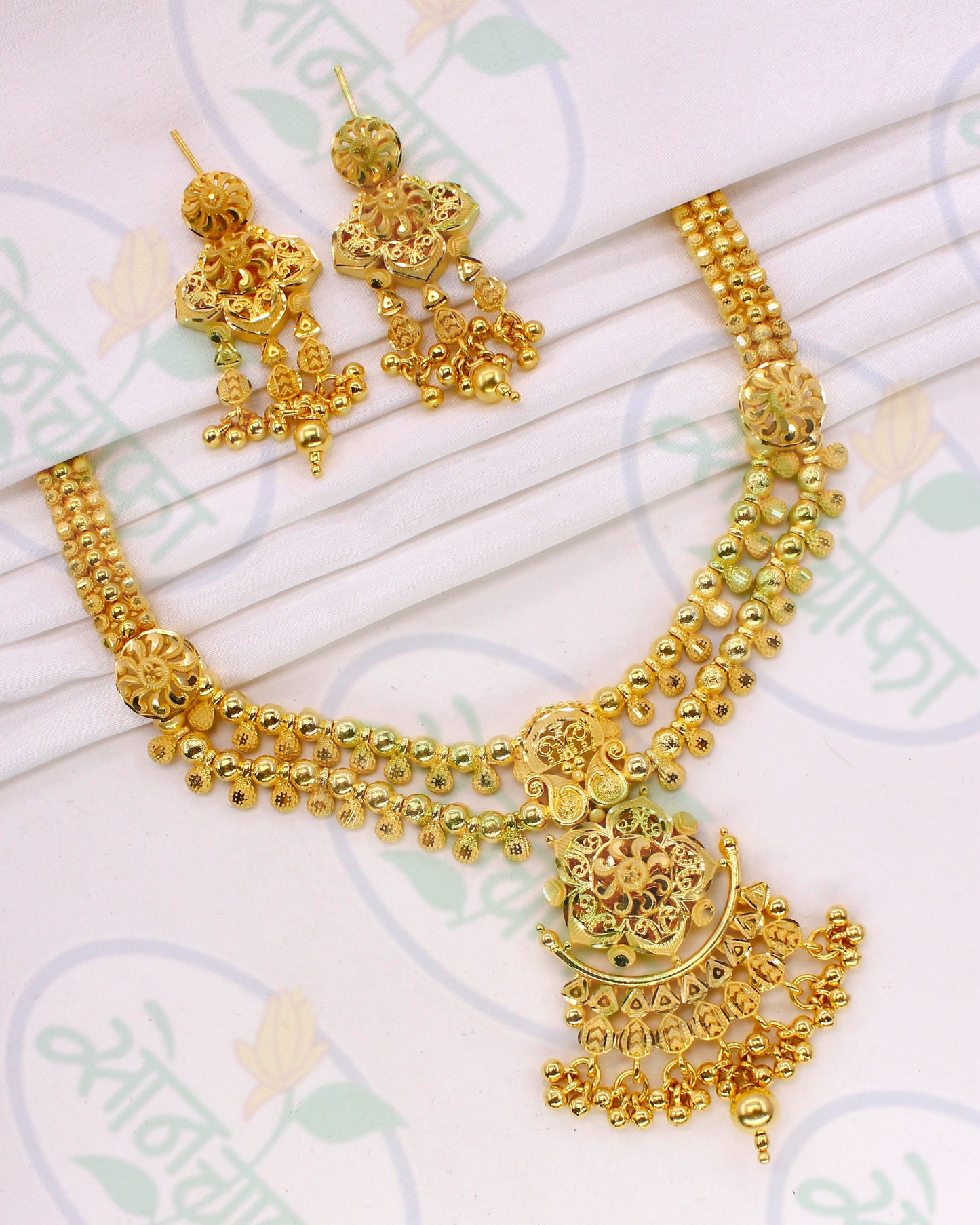 FLORESCENCE GOLD PLATED NECKLACE