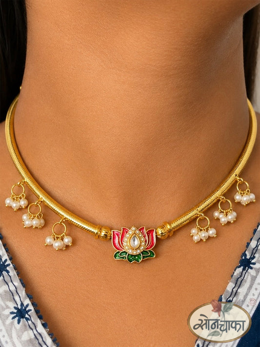 PEARL PETAL SARI NECKLACE
