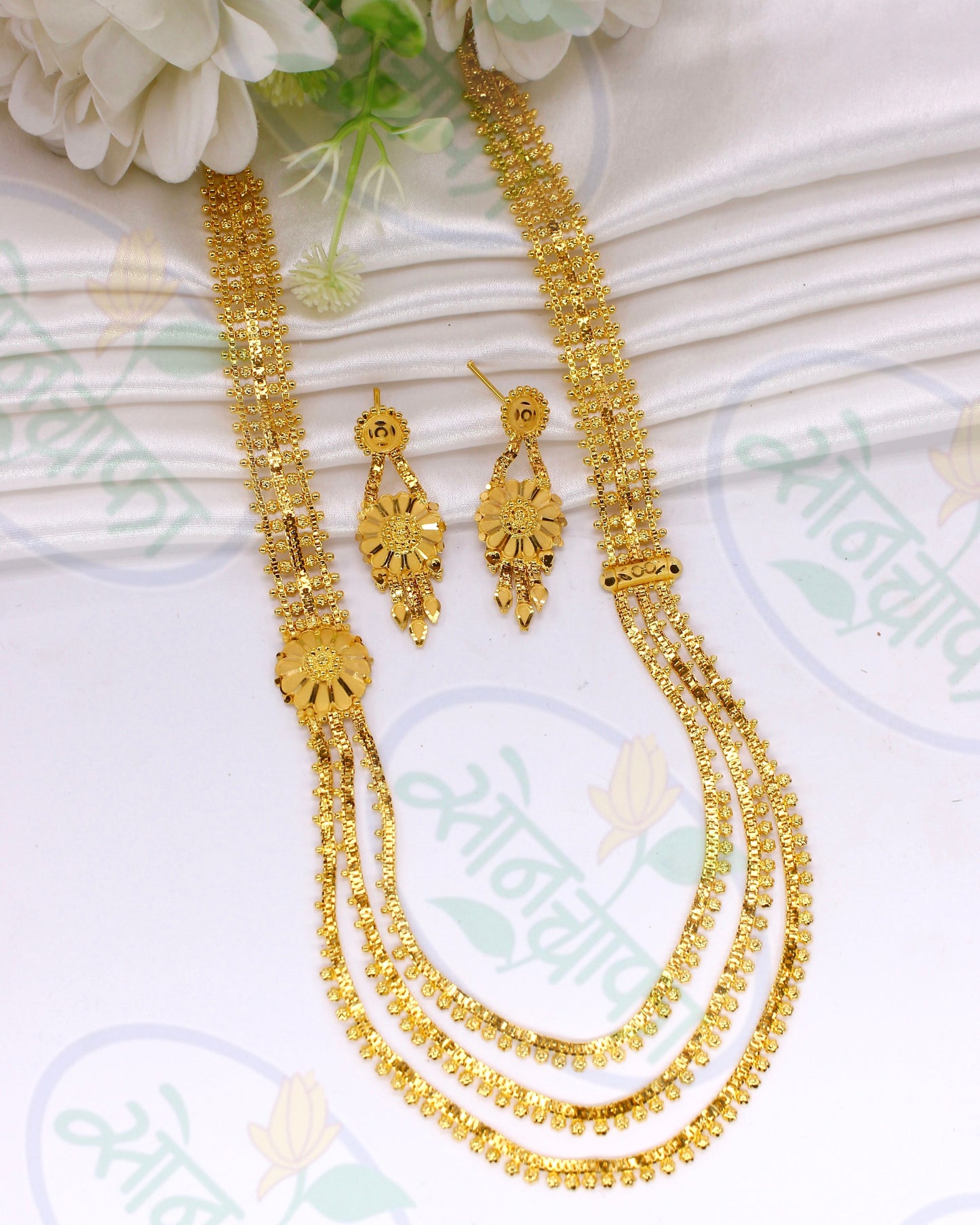 DELIGHTFUL FLOWERET NECKLACE
