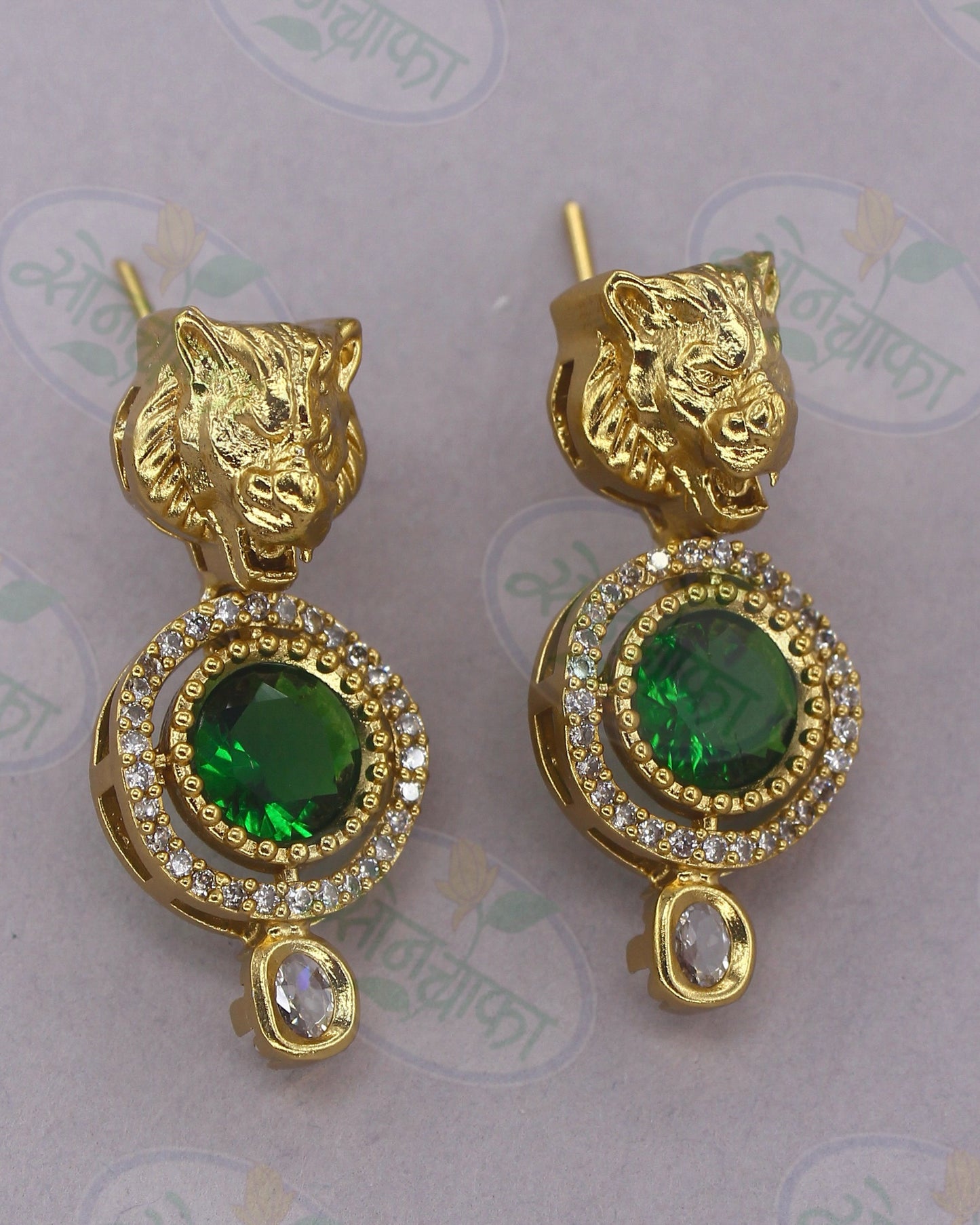 DAZZLING DESIGNER NECKLACE