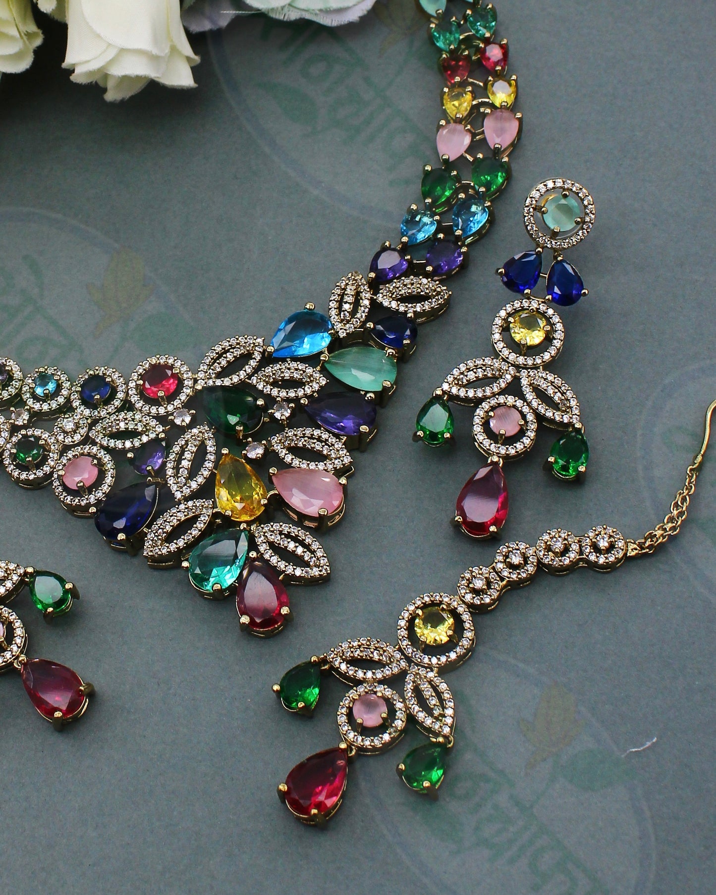 MULTI COLOUR STONE NECKLACE