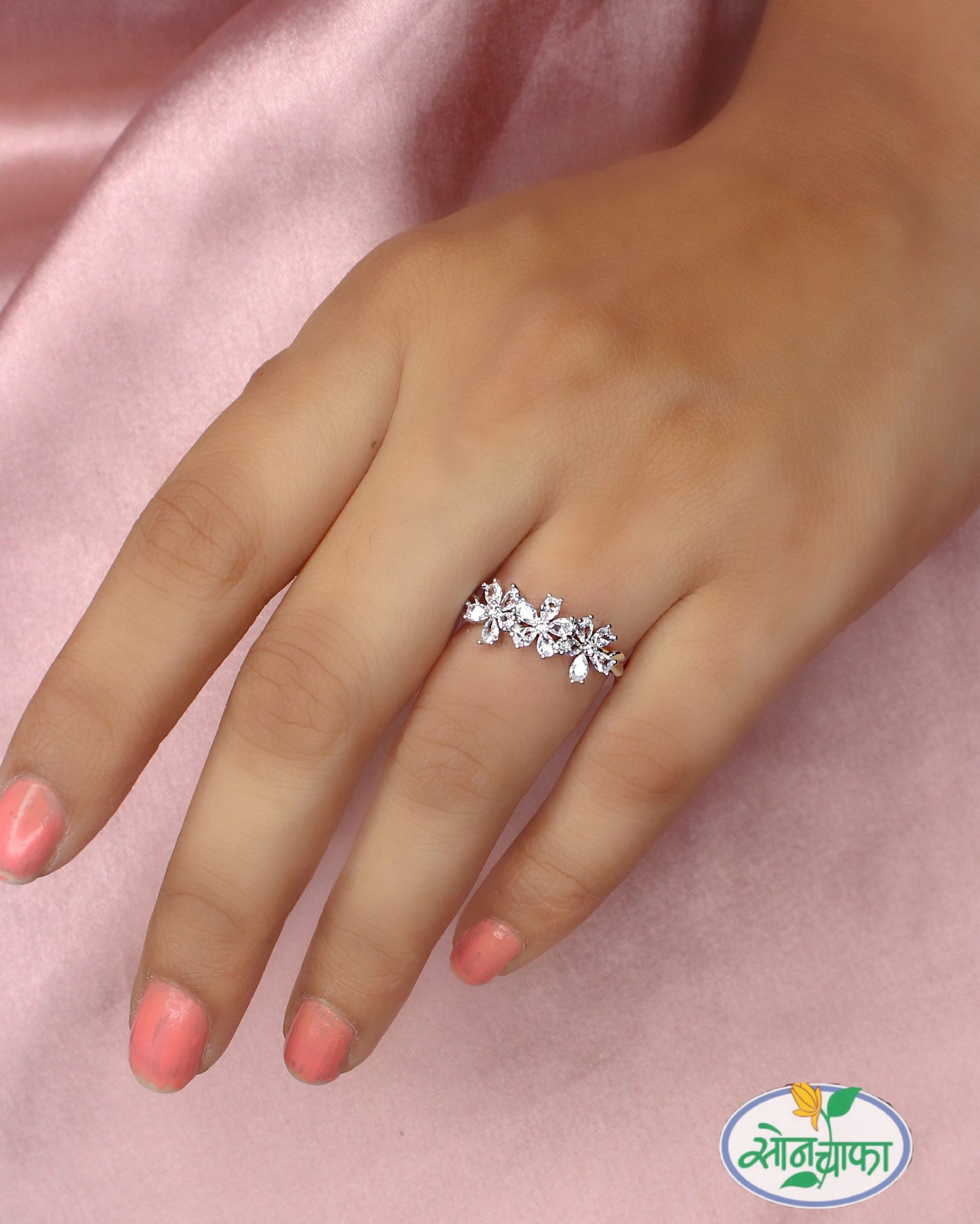 DELIGHT DIAMOND RING