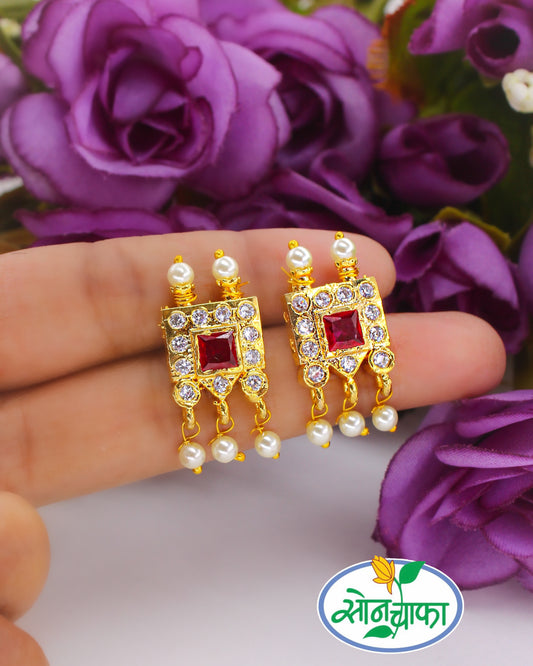 GLEAMING SQUARE EARRINGS