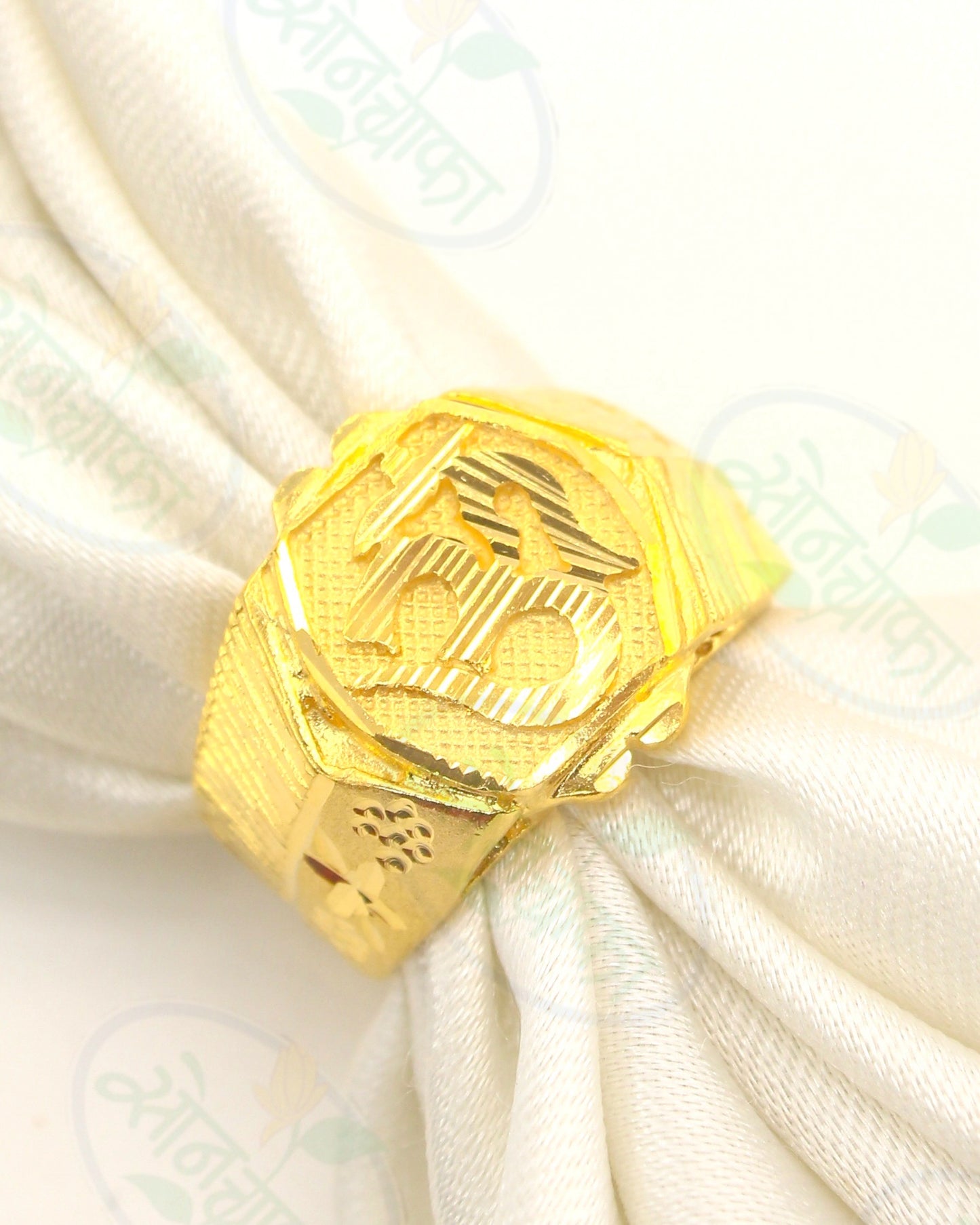 RADIANT GOLD PLATED MEN' RING