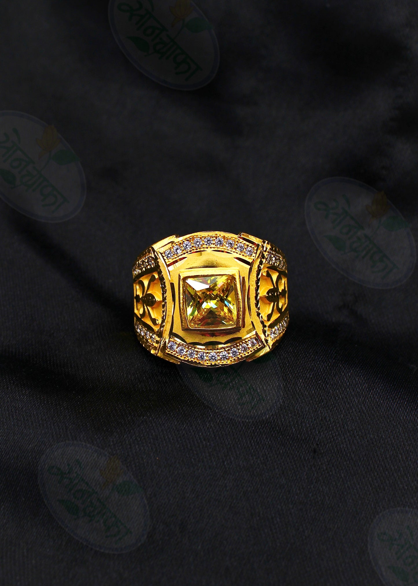 RADIANT CHARM GOLDEN RING