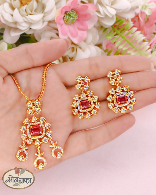 TRADITIONAL ANTIQUE NECKLACE