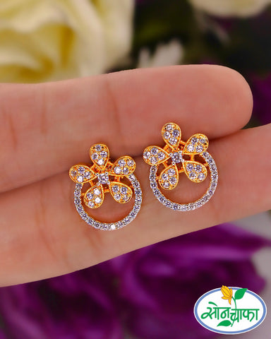 SLEEK GLIMMER DIAMOND EARRINGS