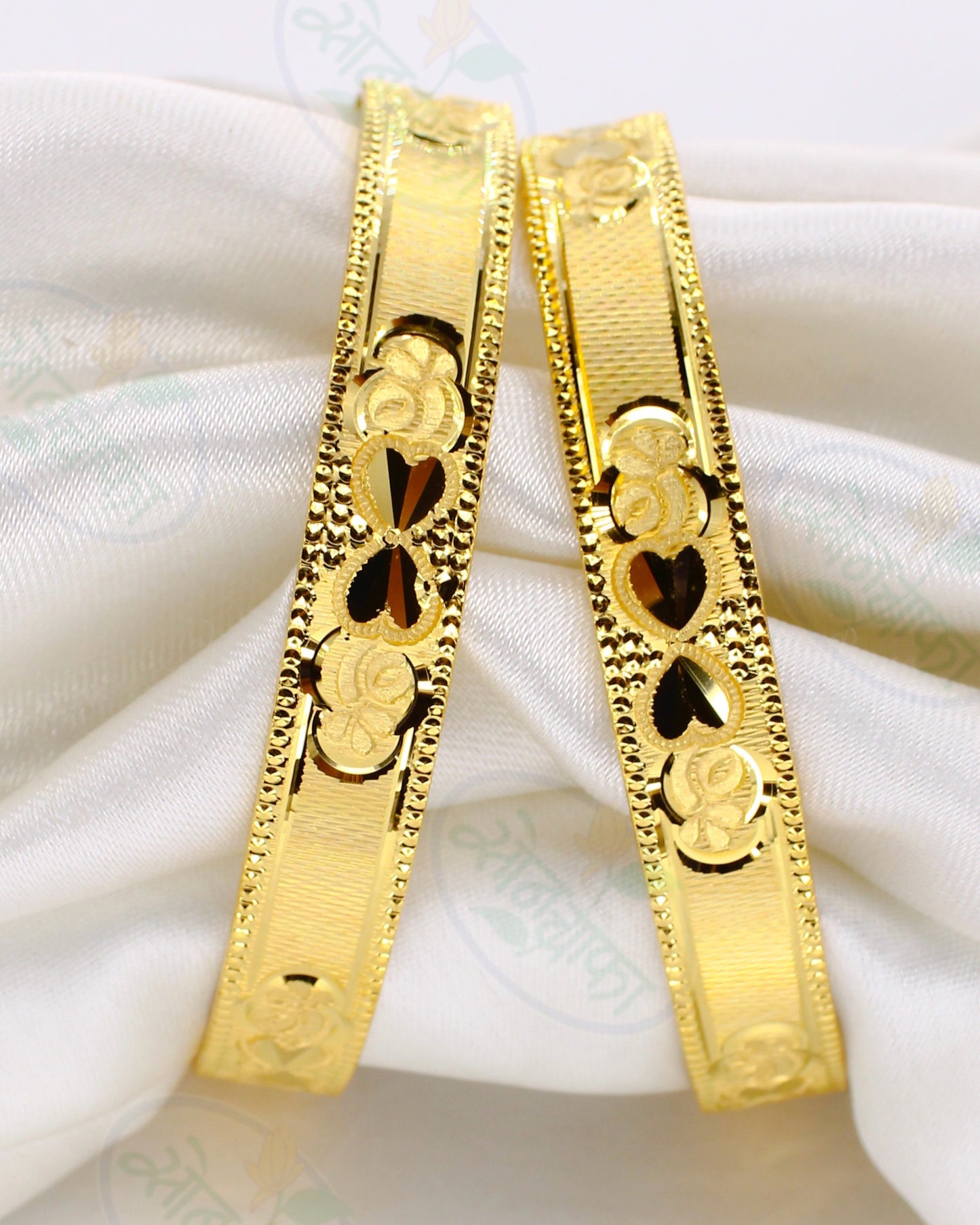 ENTICING GOLD PLATED BANGLES