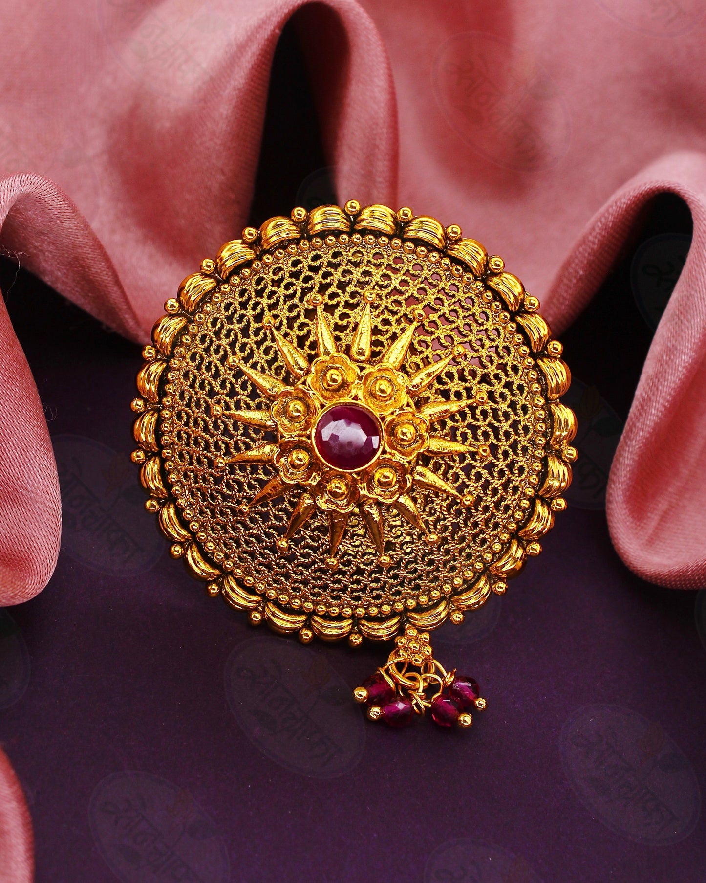 ROYAL DESIGNER SAREEPIN