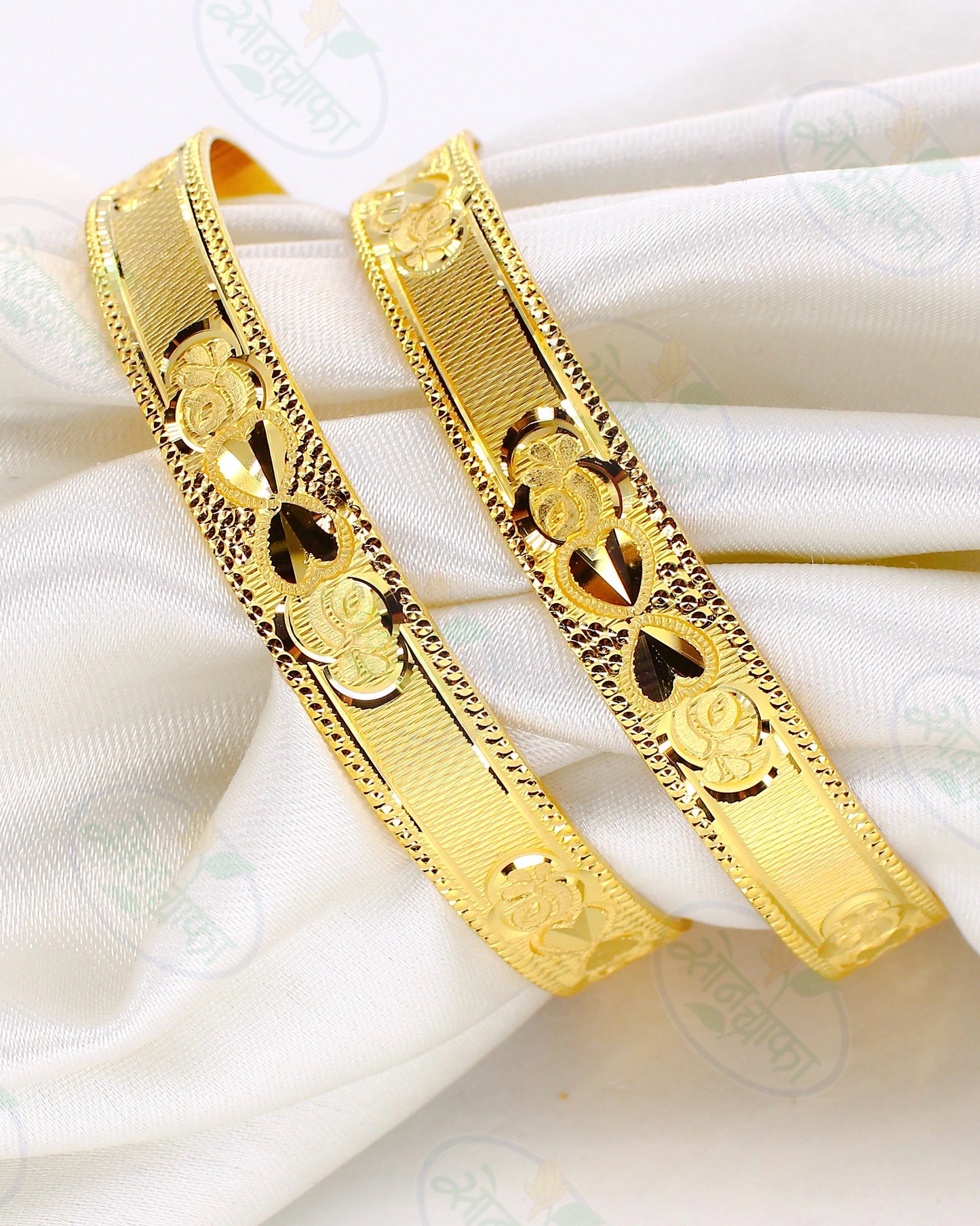 ENTICING GOLD PLATED BANGLES