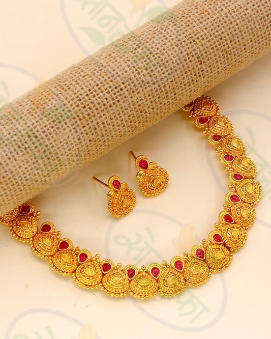 REGAL ELEGANCE NECKLACE