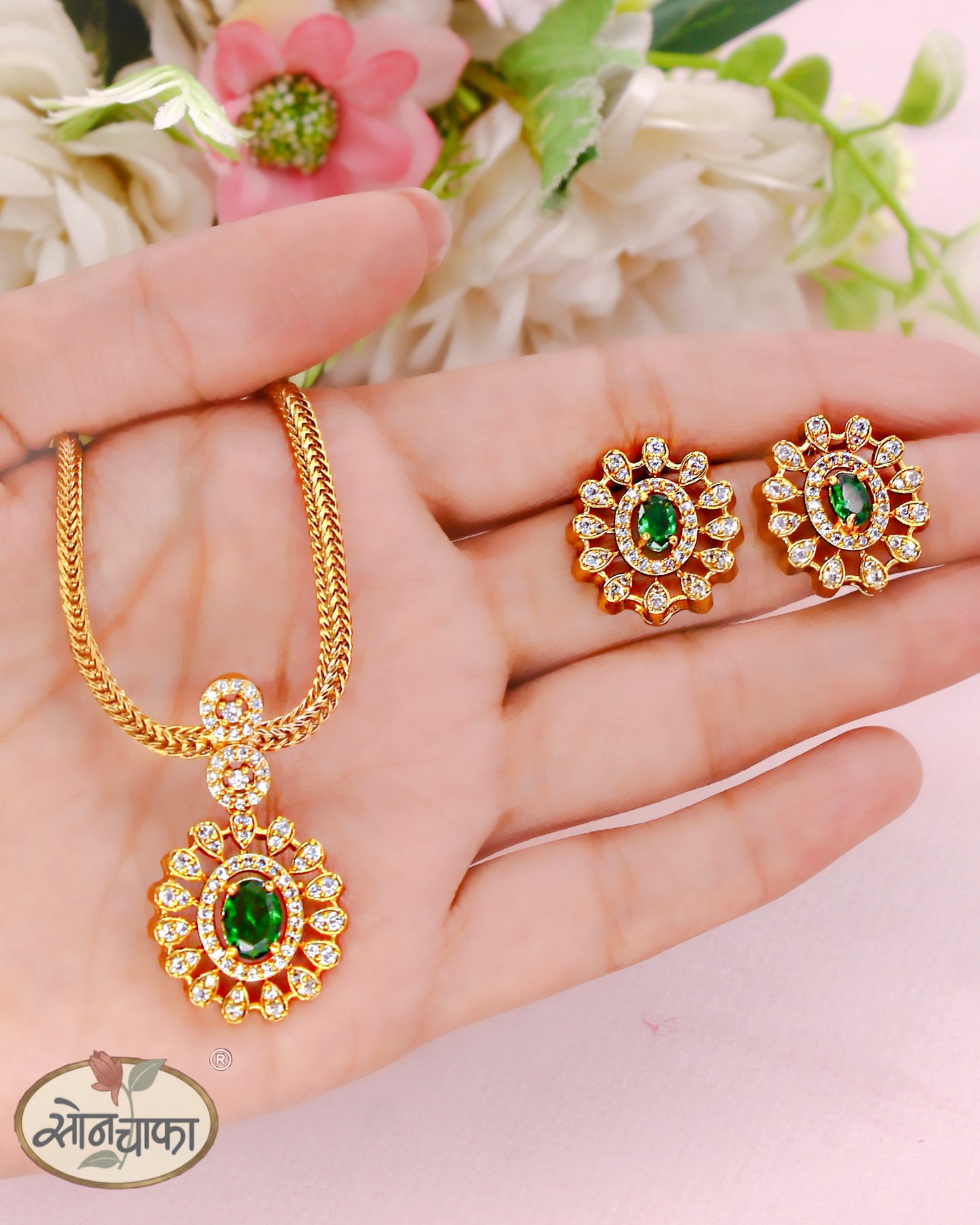 GLOSSY ANTIQUE NECKLACE