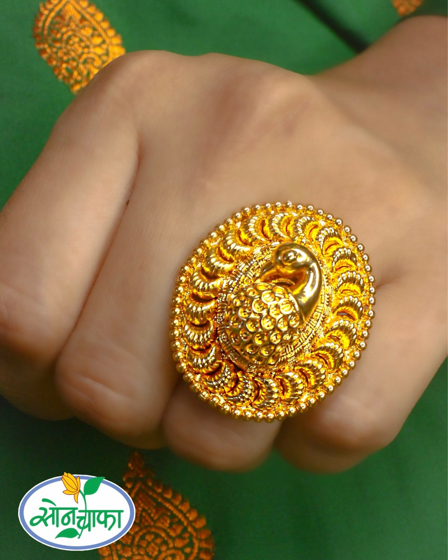 CLASSICAL PEACOCK RING