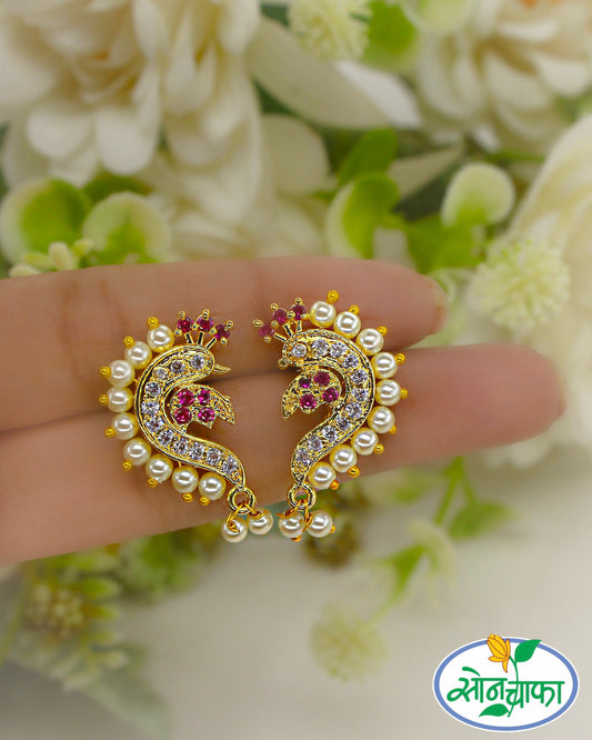 DELICATE PEARL EARRINGS