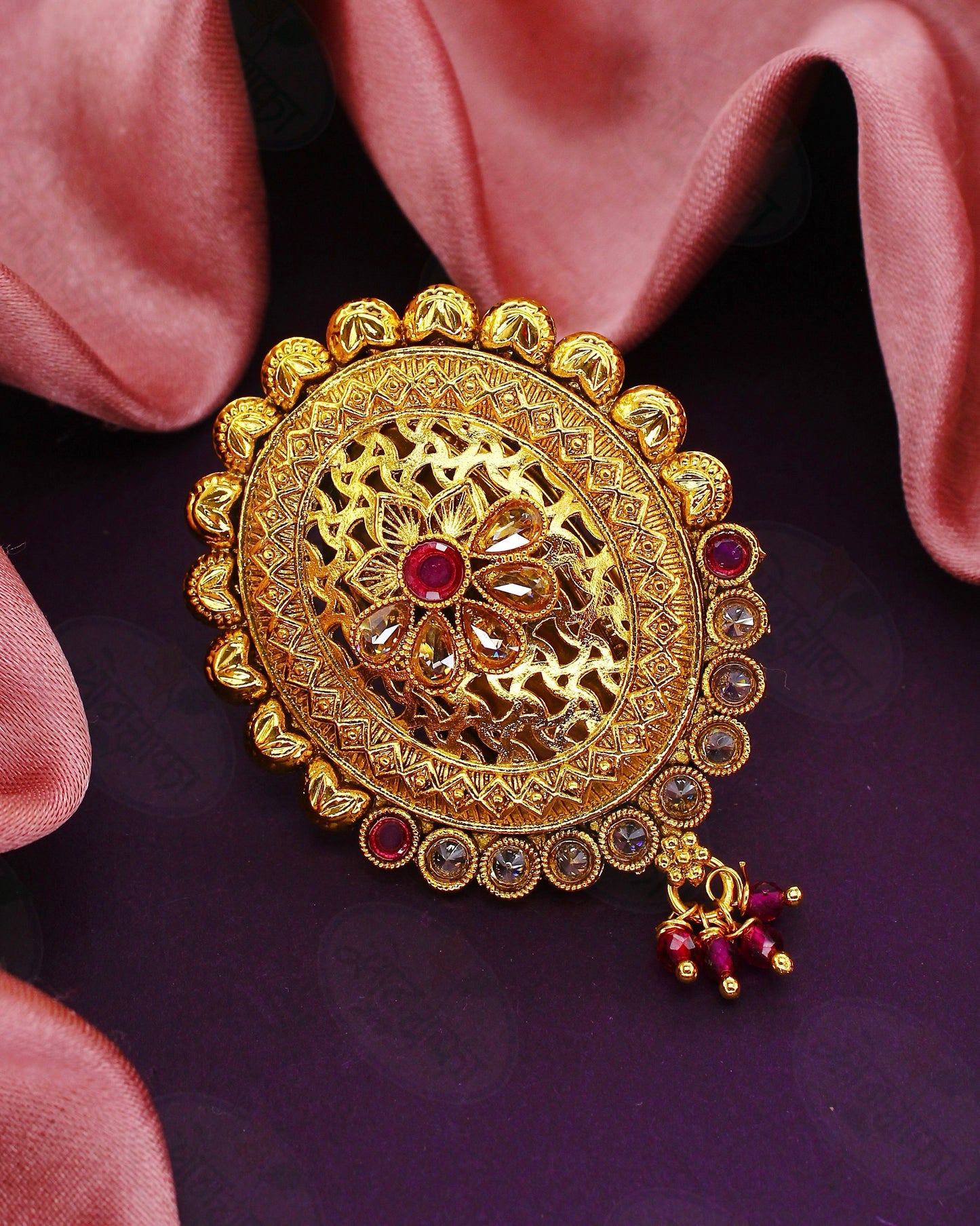 REGAL FLORET SAREEPIN