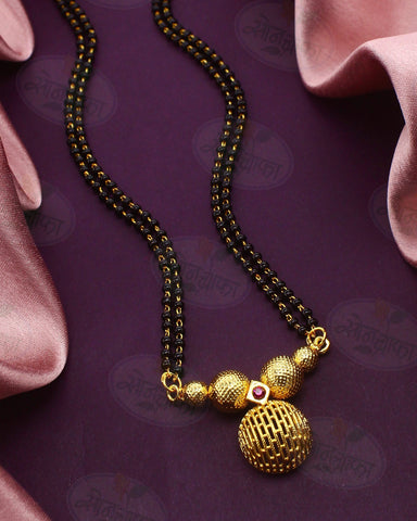 IMPRESSIVE ANTIQUE MANGALSUTRA