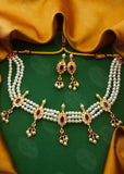 GRACEFUL MOTI NECKLACE