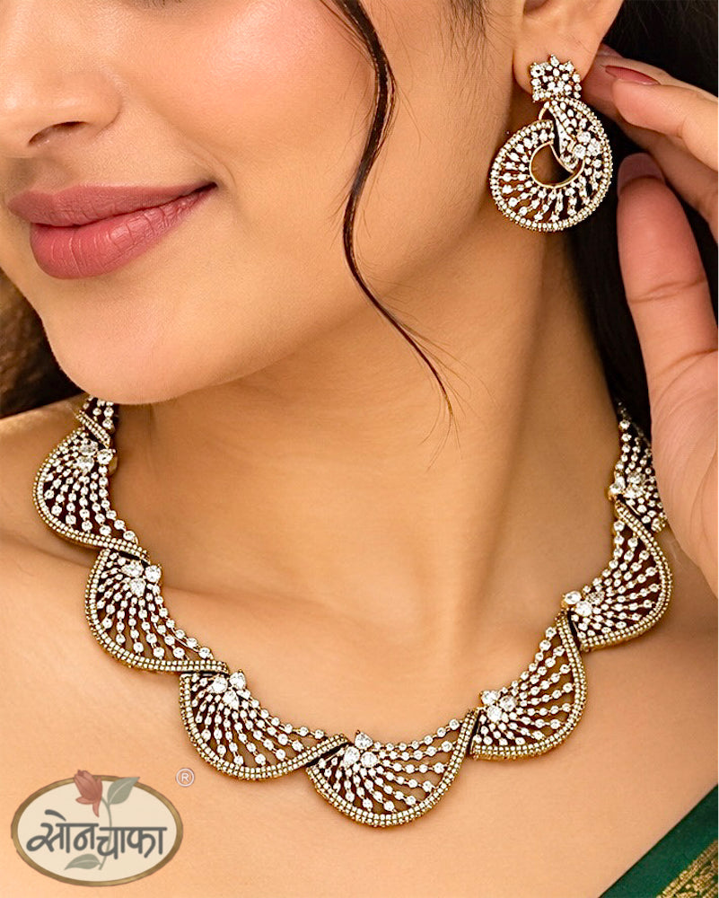 ELEGANCE RAJASI NECKLACE