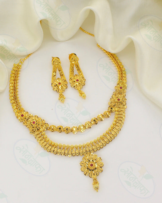 PLEASING GOLD PLATED NECKLACE