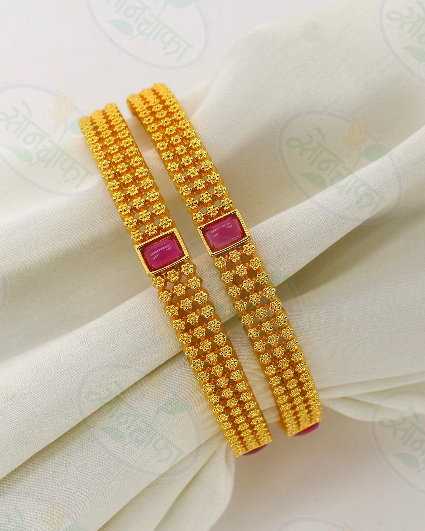 STUNNING MATTE FINISH BANGLES