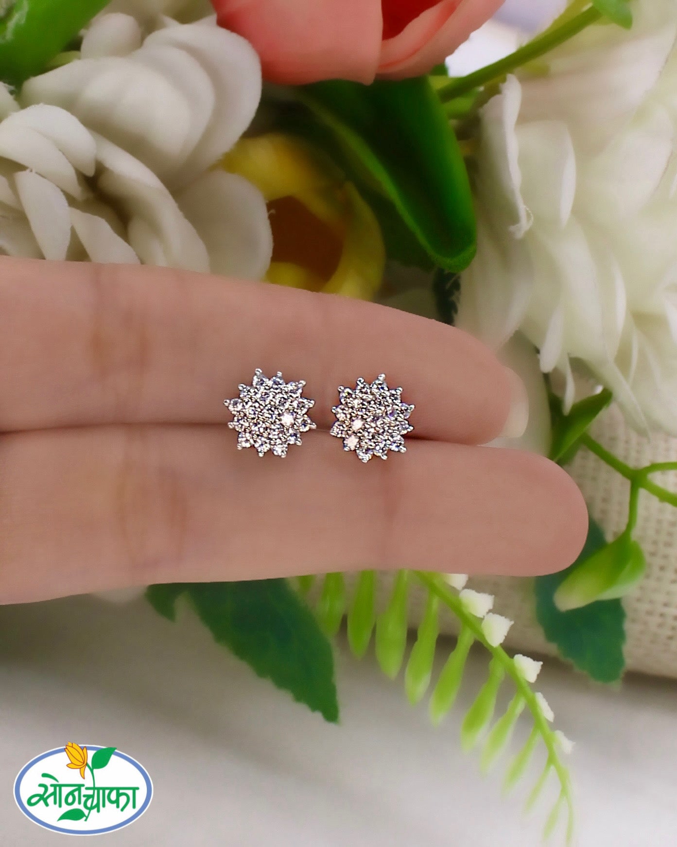 PRETTY DIAMOND EAR-STUDS