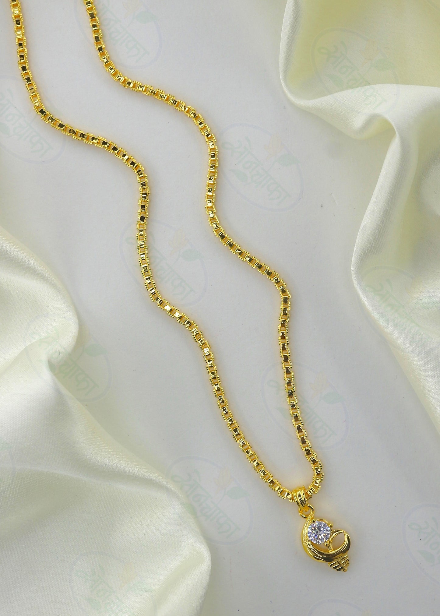 BEAUTIFUL DESIGNER GOLDEN CHAIN