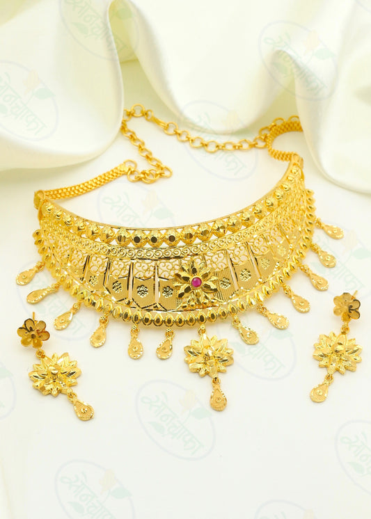 DECOROUS GOLD PLATED NECKLACE