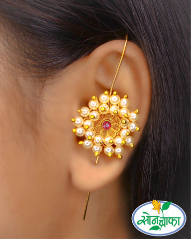 IMPRESSIVE FLORAL PEARL EAR-CUFF