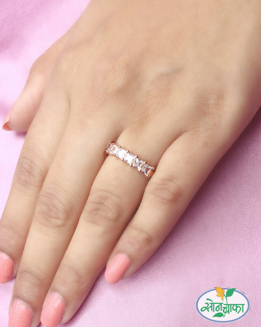 BRILLIANT FINGER RING