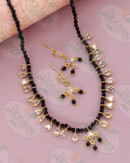 FANCY CRYSTAL NECKLACE