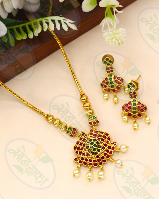 BEAUTIFUL ANTIQUE NECKLACE