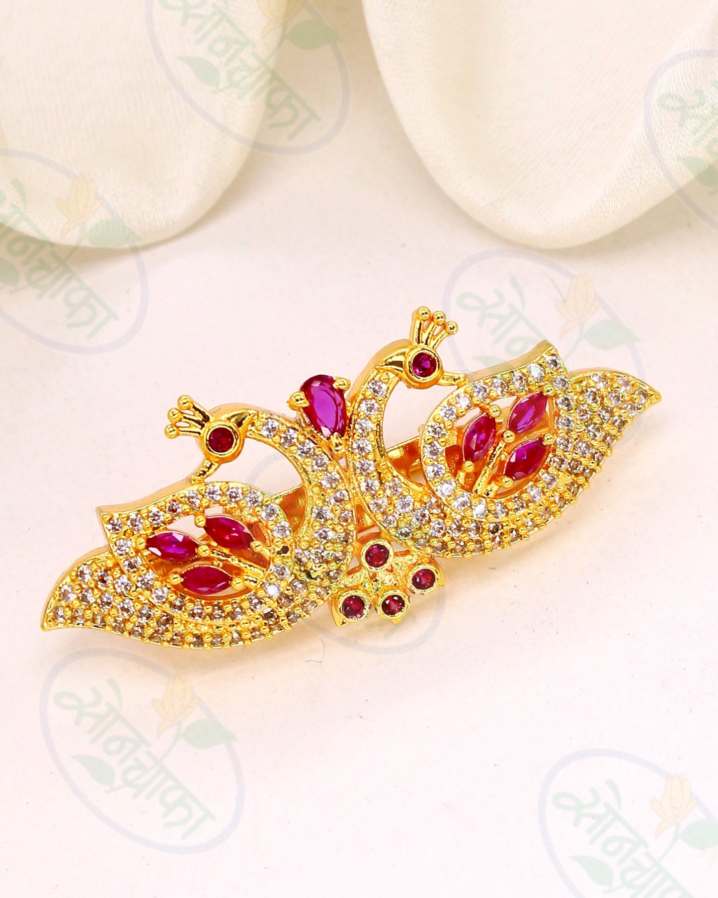 ROYAL PEACOCK SAREEPIN