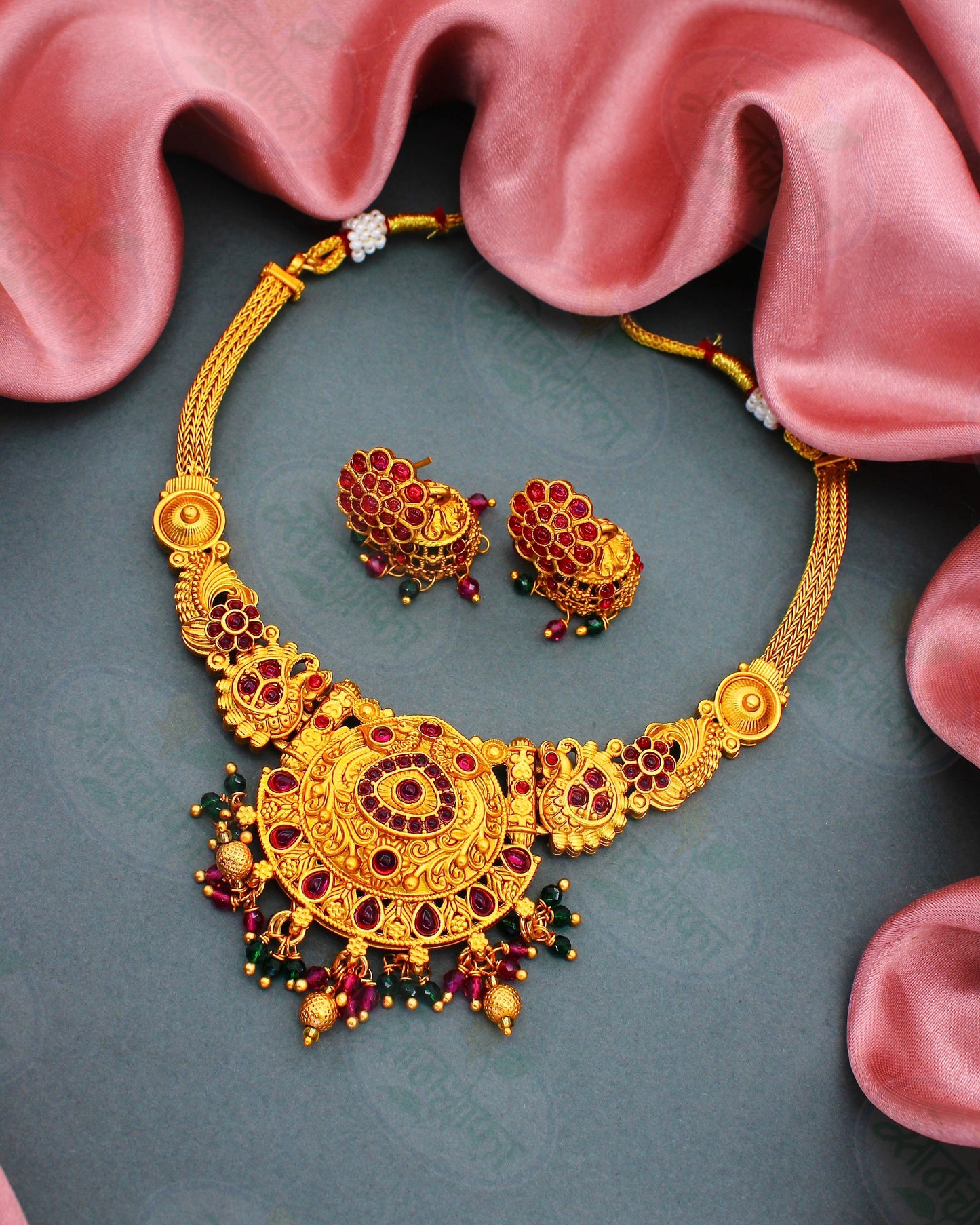 PRETTY PESHWAI NECKLACE